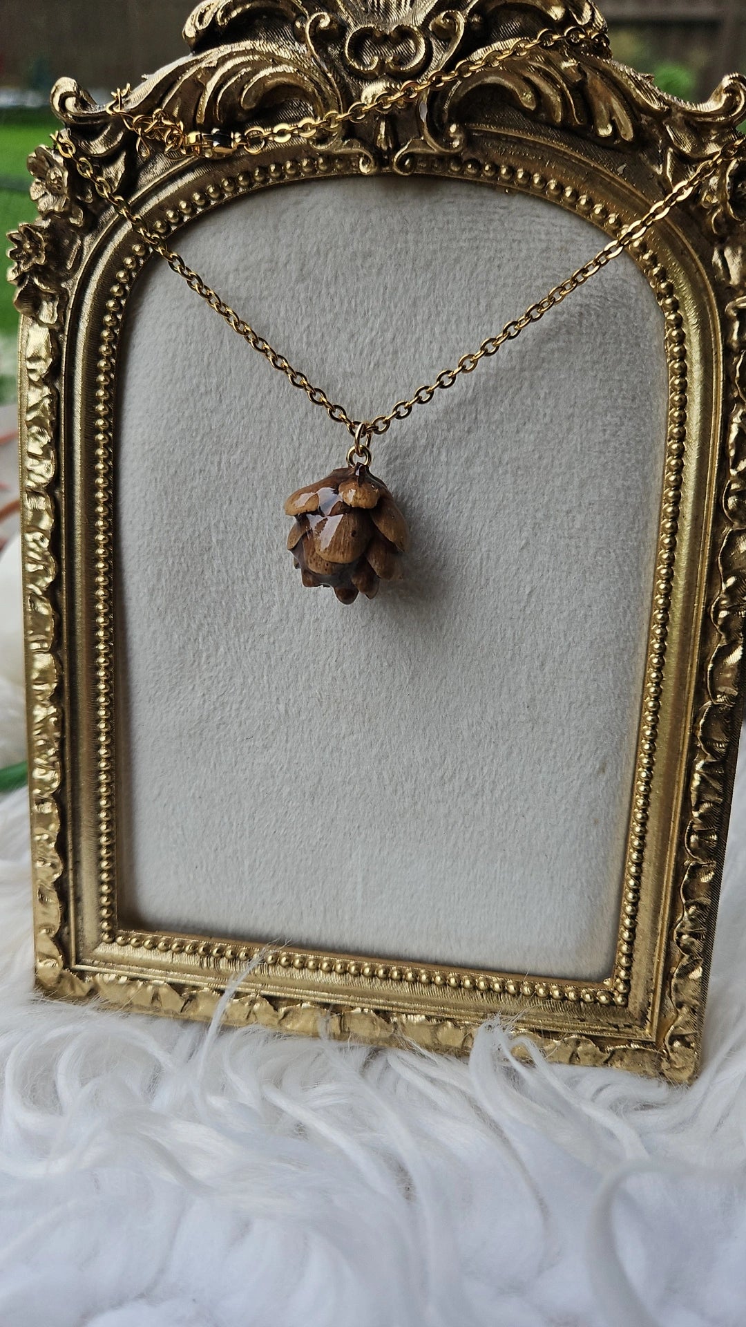 Pinecone- Gold