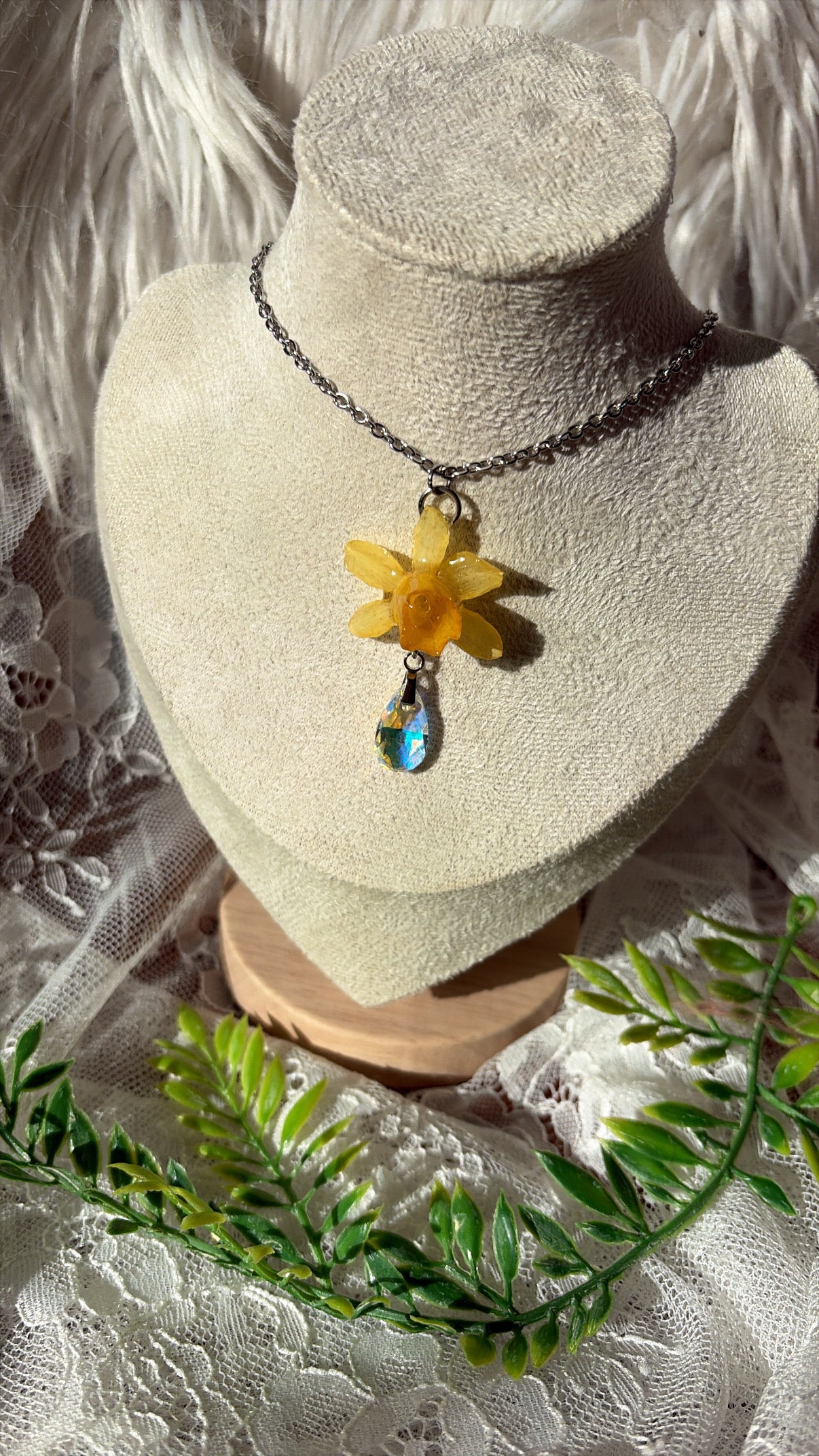 Daffodil Drop Necklace- Silver