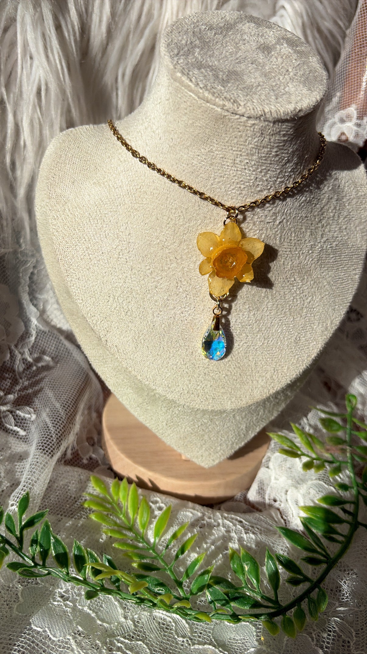 Daffodil Drop Necklace-Gold
