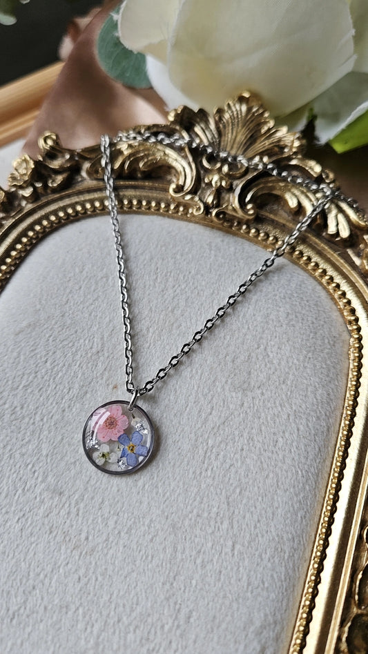Floral Round Necklace