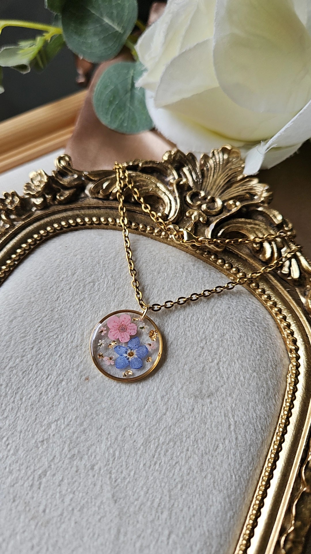 Gold Round Necklace