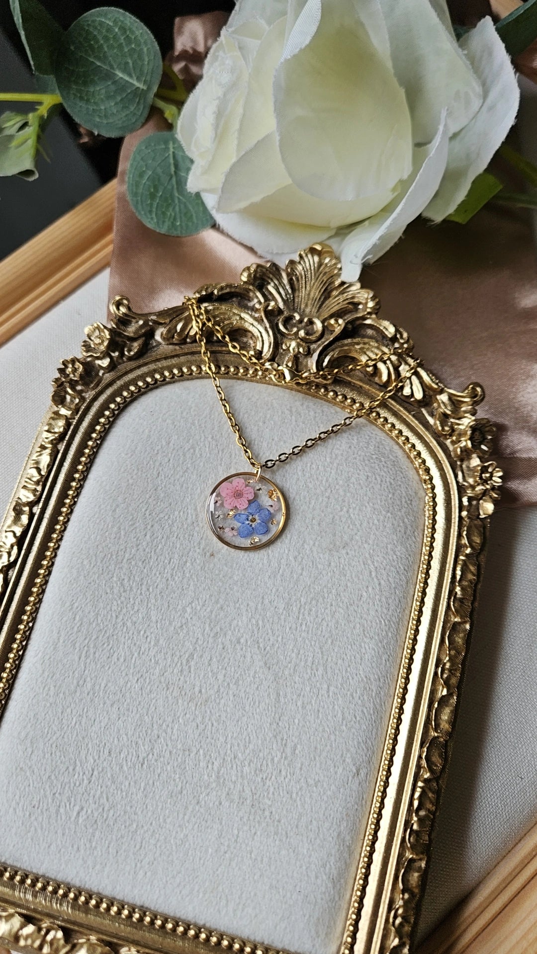 Gold Round Necklace