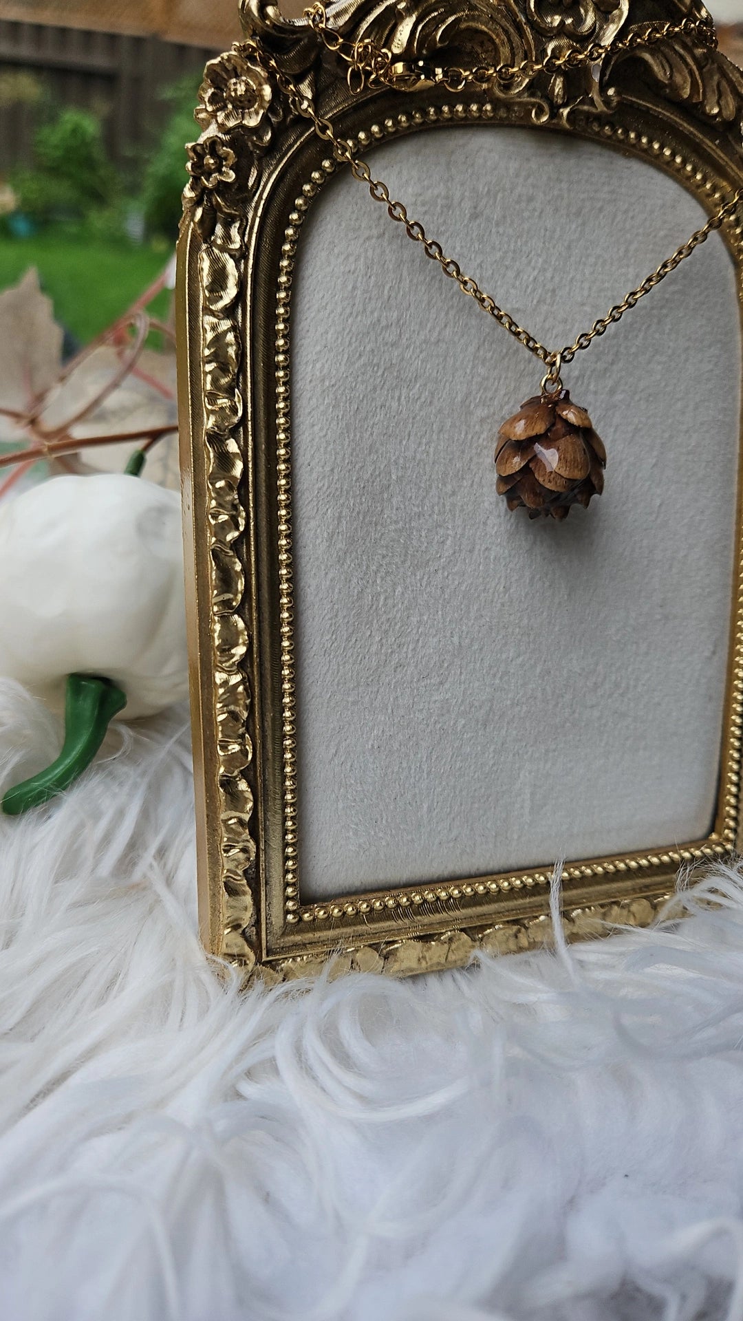 Pinecone- Gold