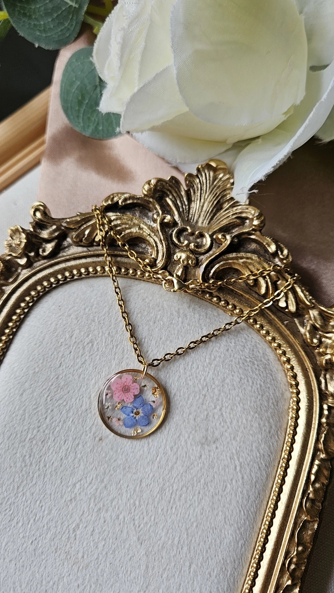 Gold Round Necklace