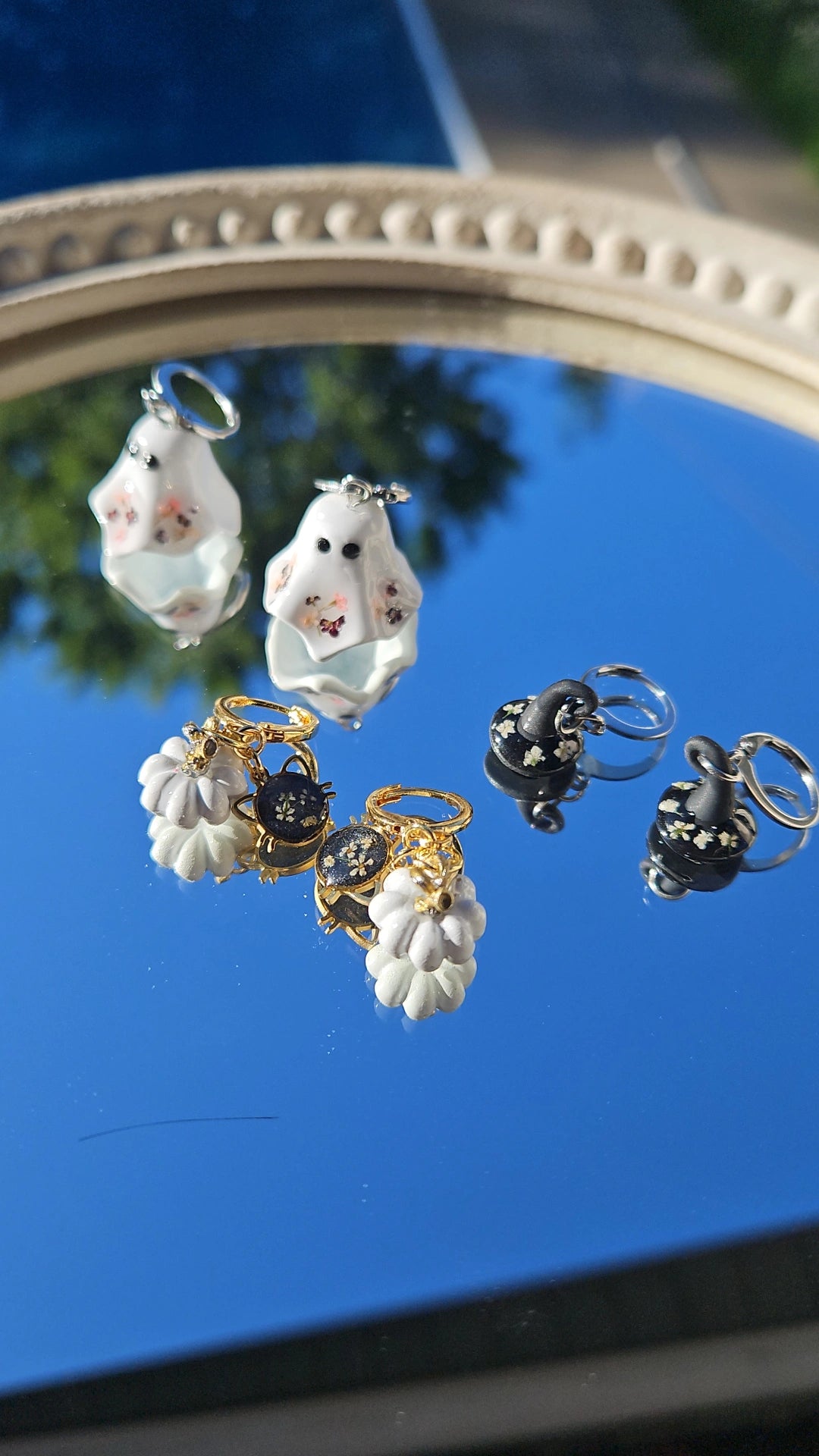 Witchy Florals- Gold